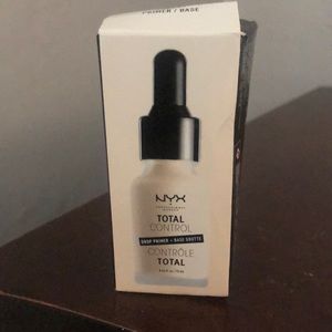 NYX Professional Makeup Total Control Drop Primer